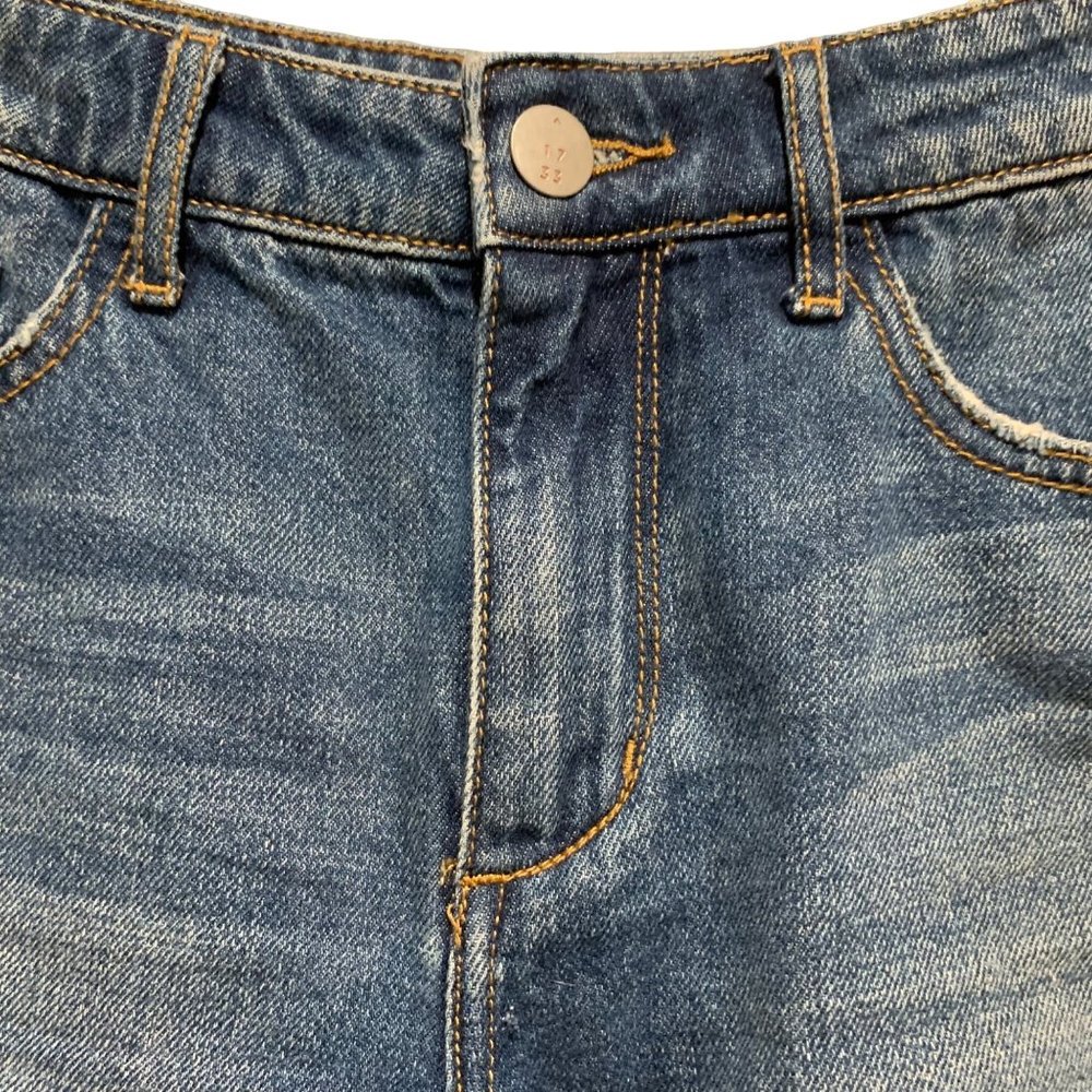 Guilded Intent Buckle High Rise Short Size 26 Distressed Blue Skinny Denim - Picture 3 of 14